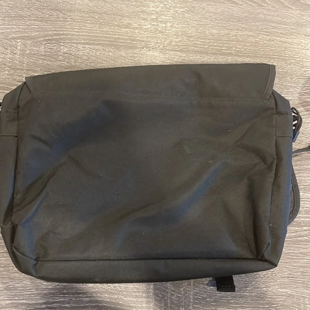 Lightweight laptop bag.